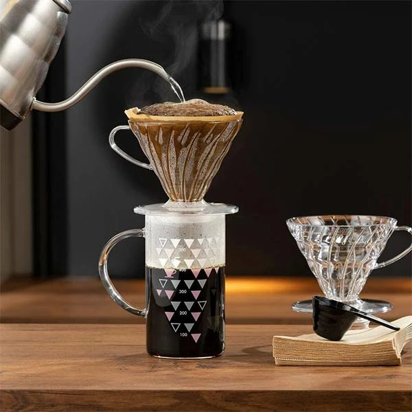 Hario V60 Dripper & Thermocolor Server Set 3 Hario V60 Dripper & Thermocolor Server Set